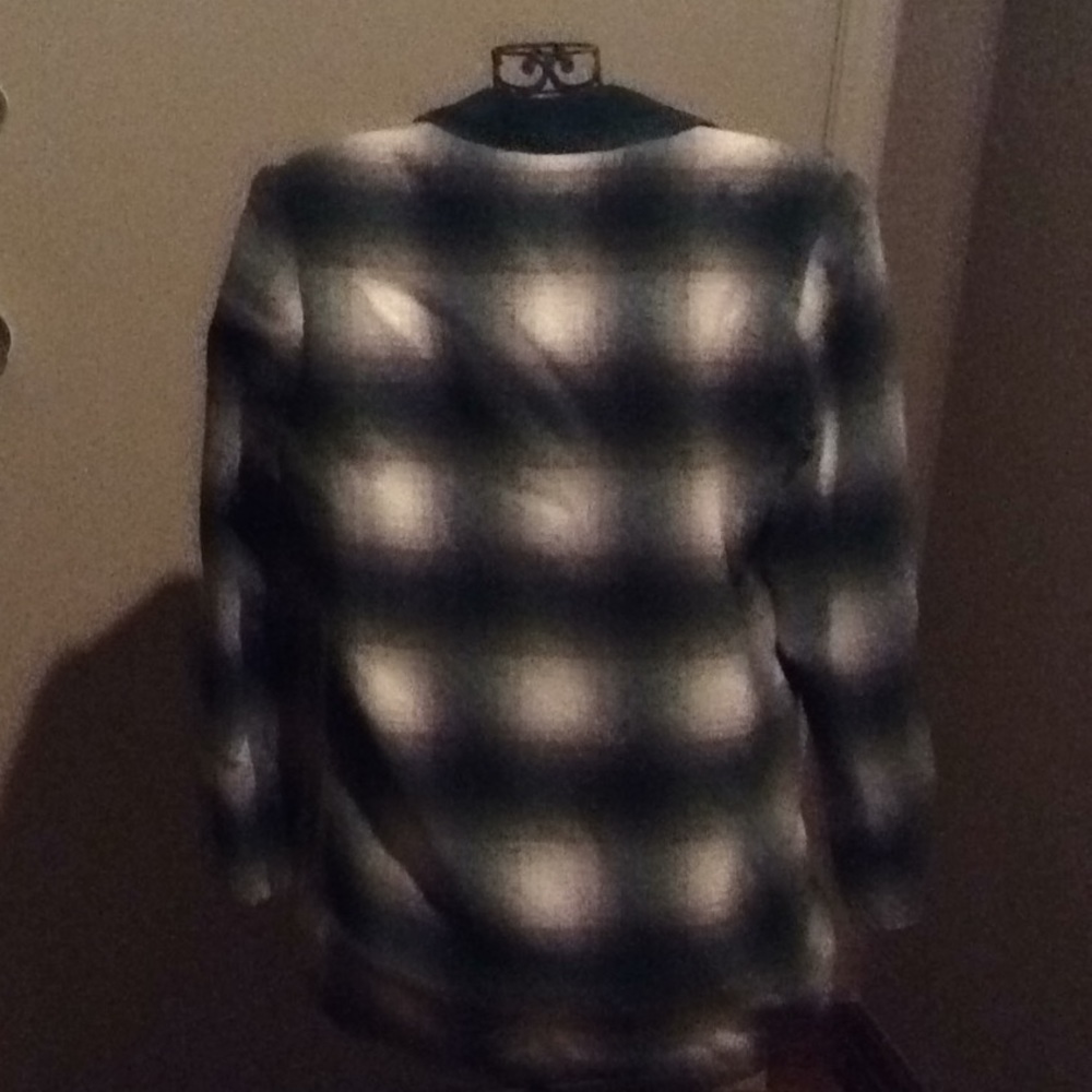 Blazer - Picture 3 of 5